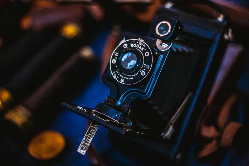 Through Touch and Trust: The Forgotten Pioneer Who Revolutionized Portrait Photography